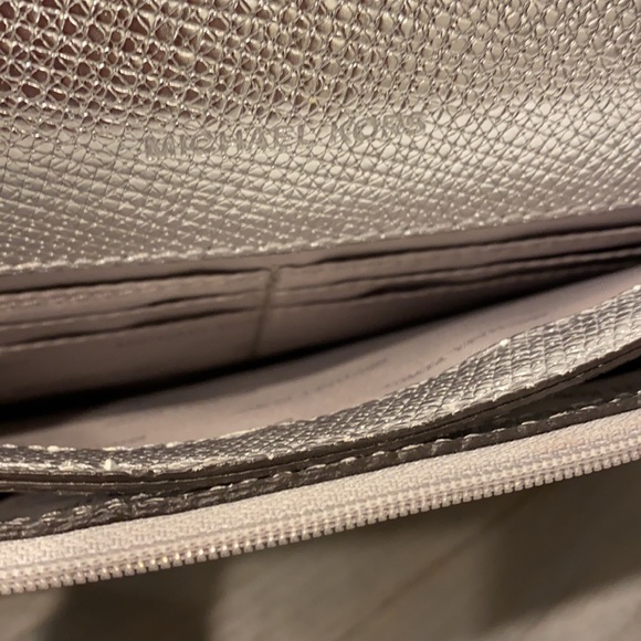 Michael Kors crossbody bag - Picture 5 of 9